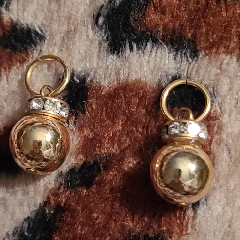 Gold & Crystal Women's Earring Charms. Could Also Use W/Necklace & Bracelet - Picture 2 of 3